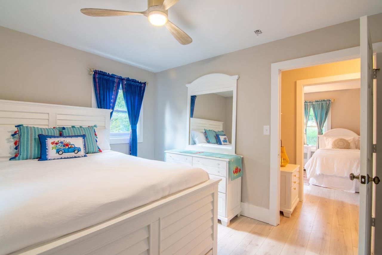 Newly Remodeled Luxury Cottage With Mountain Views Sparta Exterior photo